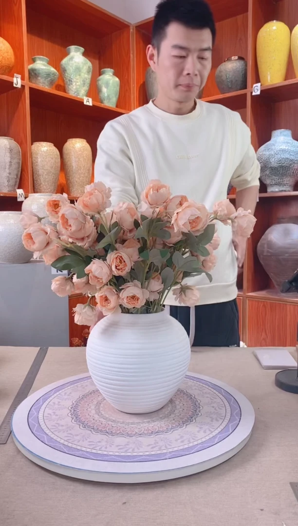 【闪购商品】瓶 白螺纹 小号 陶瓷花瓶 无花