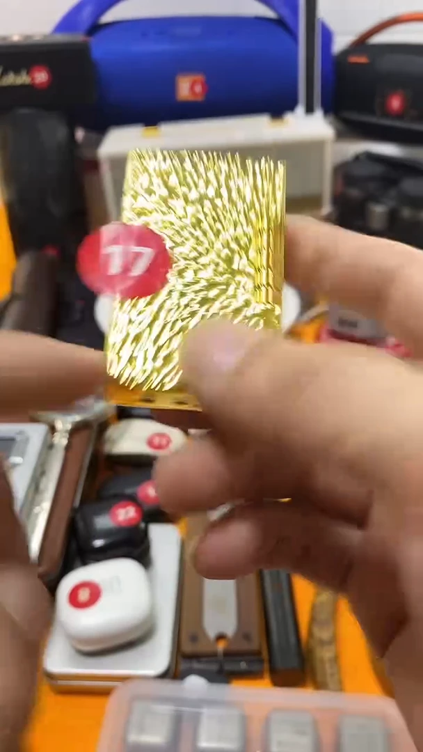 瓷片闪购商品 如图所示