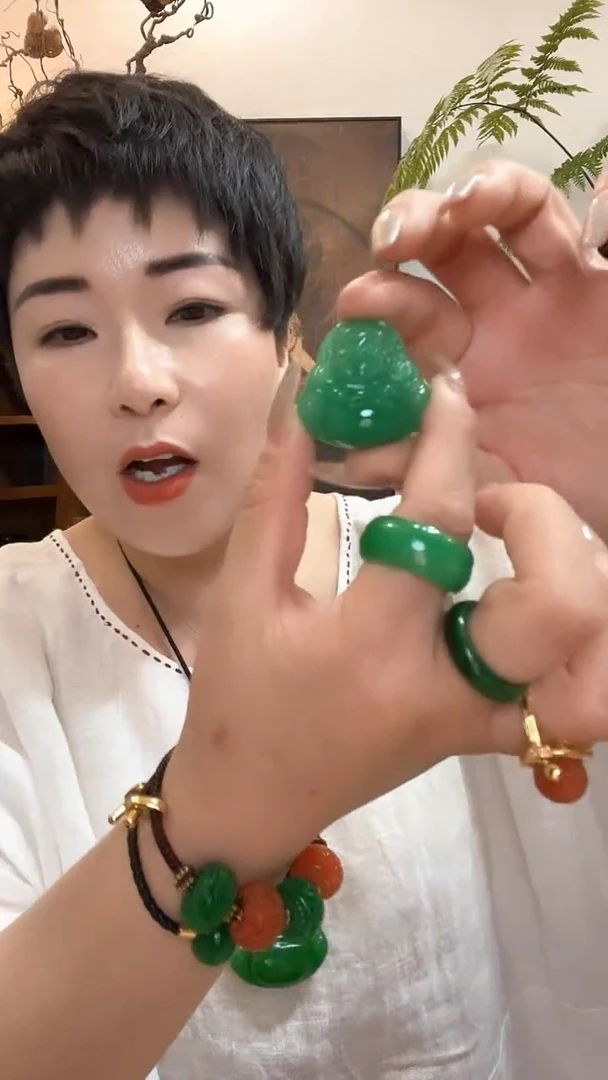 吊坠(赠链)合金翡翠093
