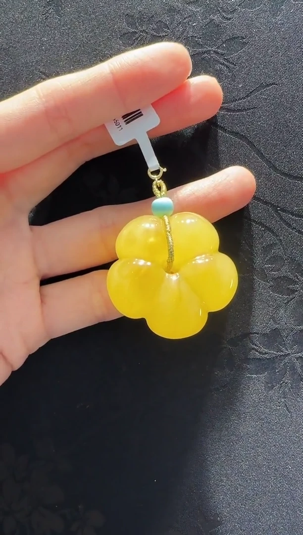 蜜蜡颈饰18K金镶嵌花花34.3*18.9mm