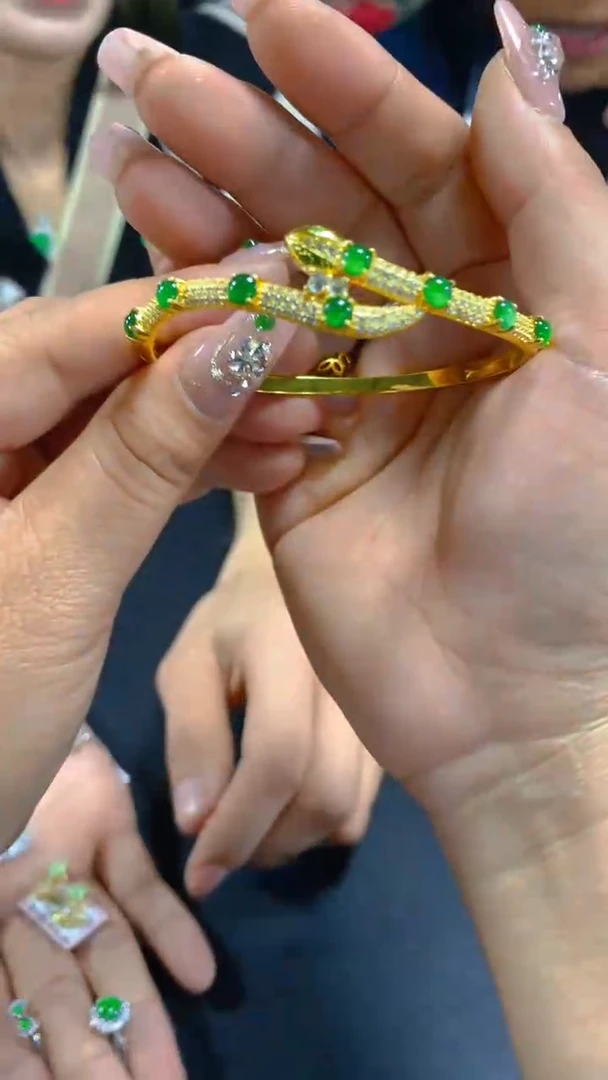 【闪购商品】翡翠手链未镶嵌1035061459多样性发其一