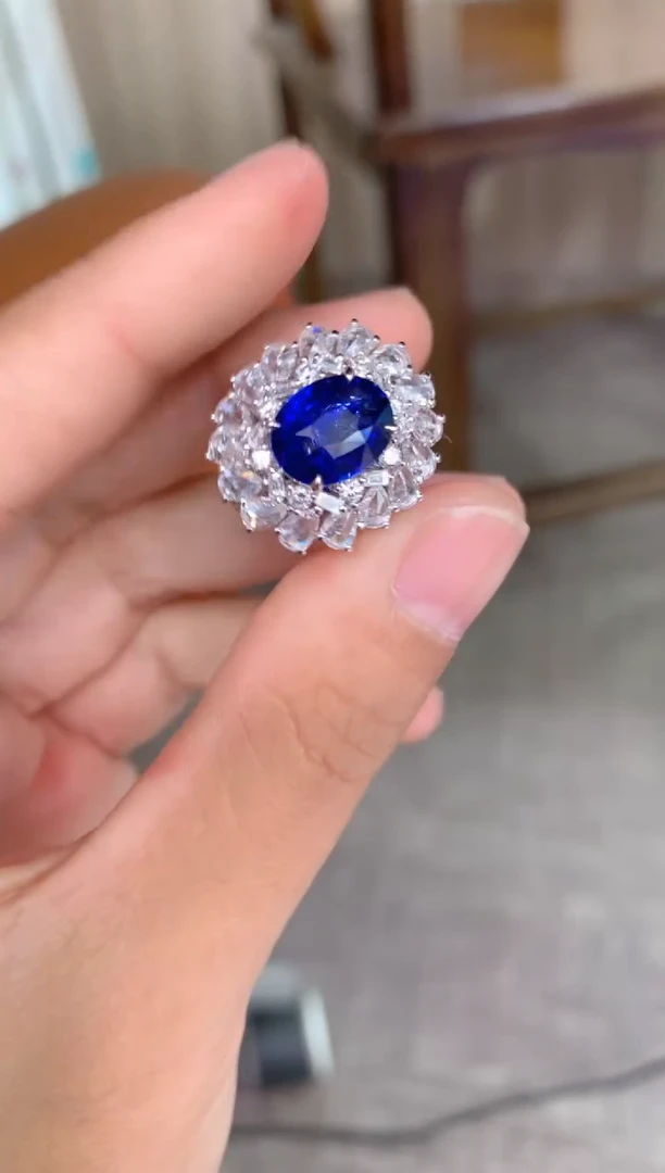 【闪购商品】蓝宝石戒指18K金镶嵌3.0CT