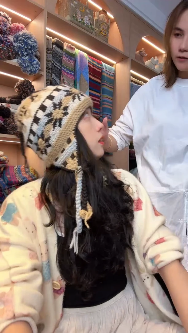 细羊毛线单球护耳帽