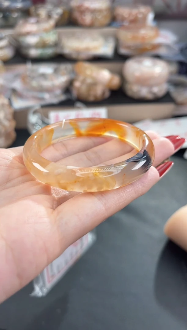 未镶嵌手镯石英质玉50