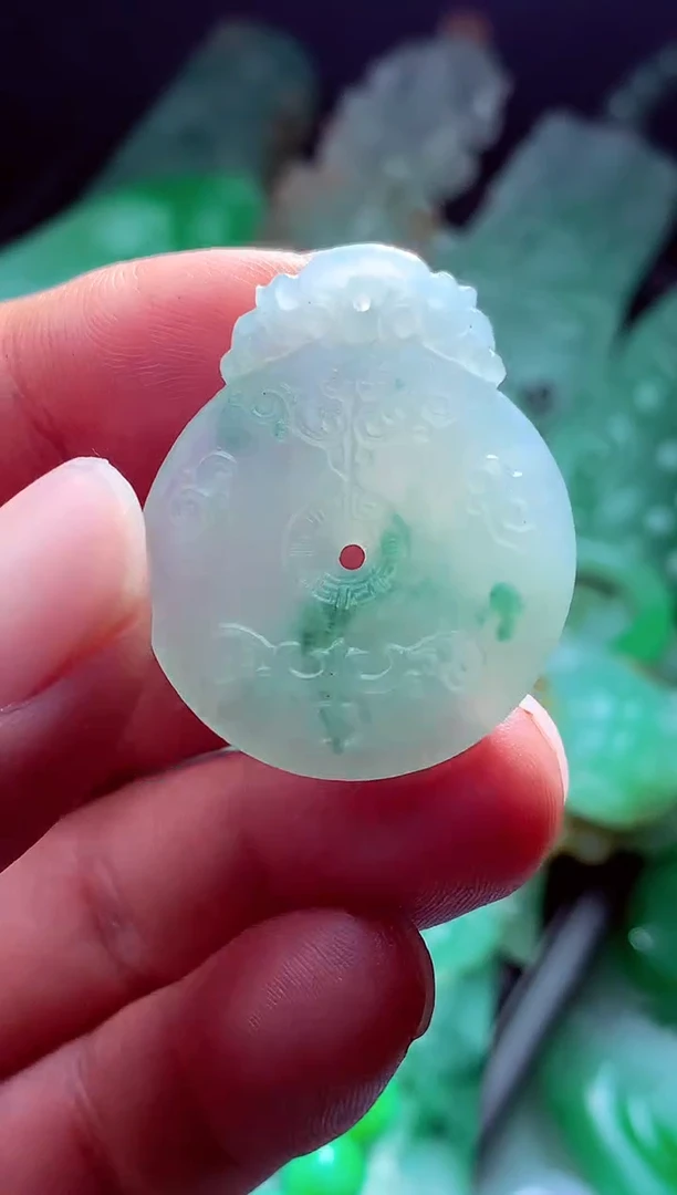 未镶嵌定制翡翠b****?翡翠毛货定制