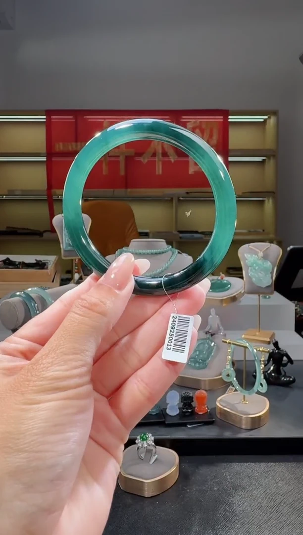 未镶嵌手镯翡翠61圈