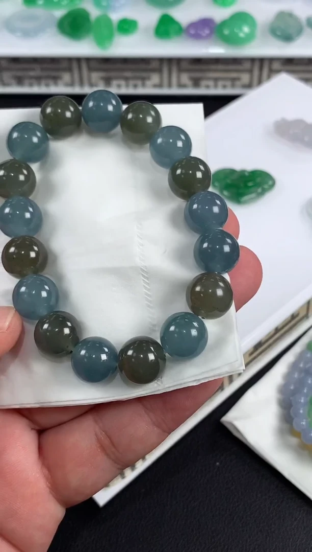 未镶嵌定制翡翠腕**术翡翠