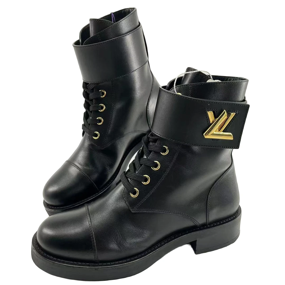 95新 LouisVuitton/路易威登 Wonderland系列黑色女士马丁靴