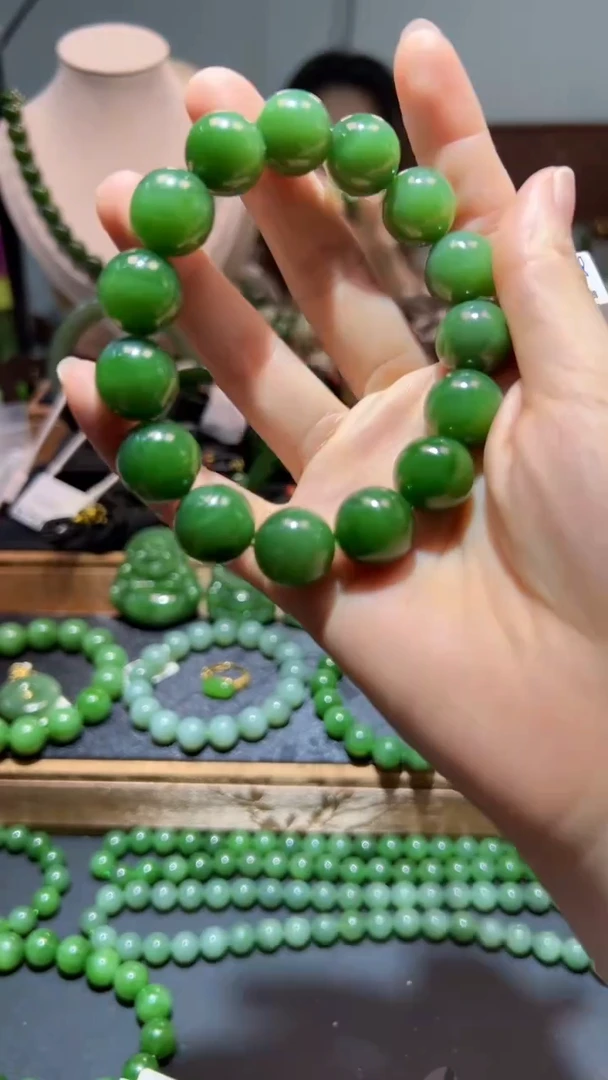 手串未镶嵌和田玉（碧玉）1