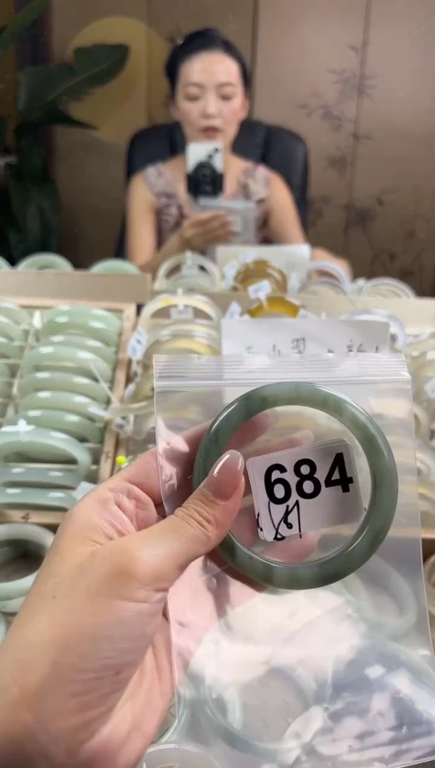 手镯玛瑙/玉髓未镶嵌天山翠默认微抠684