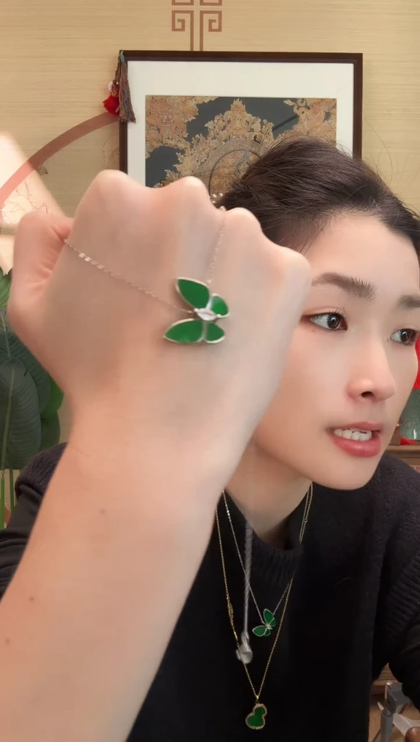 颈饰银S925镶嵌翡翠吊坠