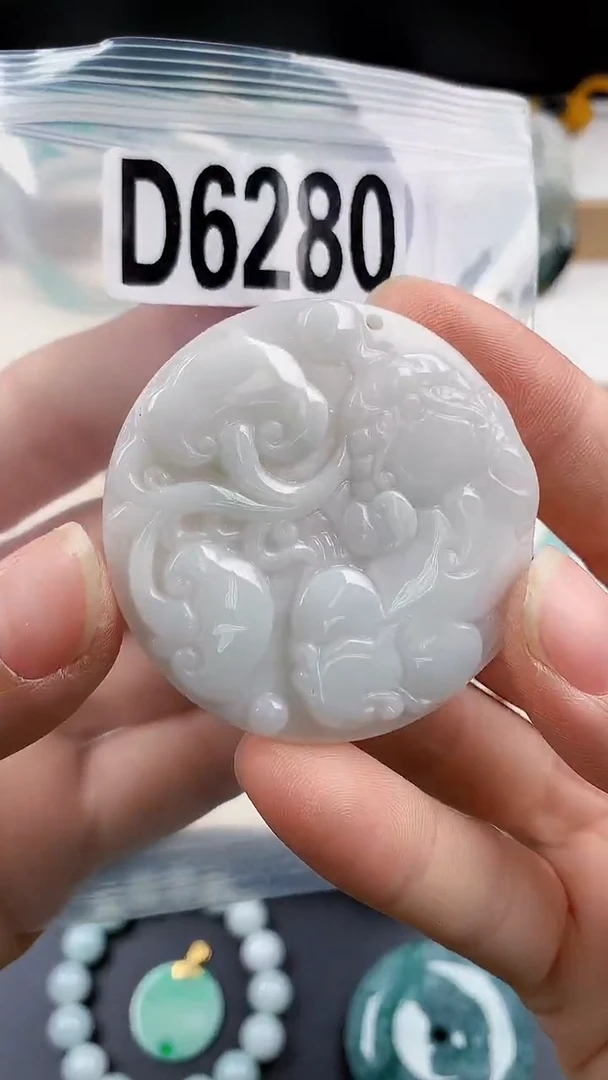 颈饰未镶嵌翡翠天然翡翠吊坠挂件