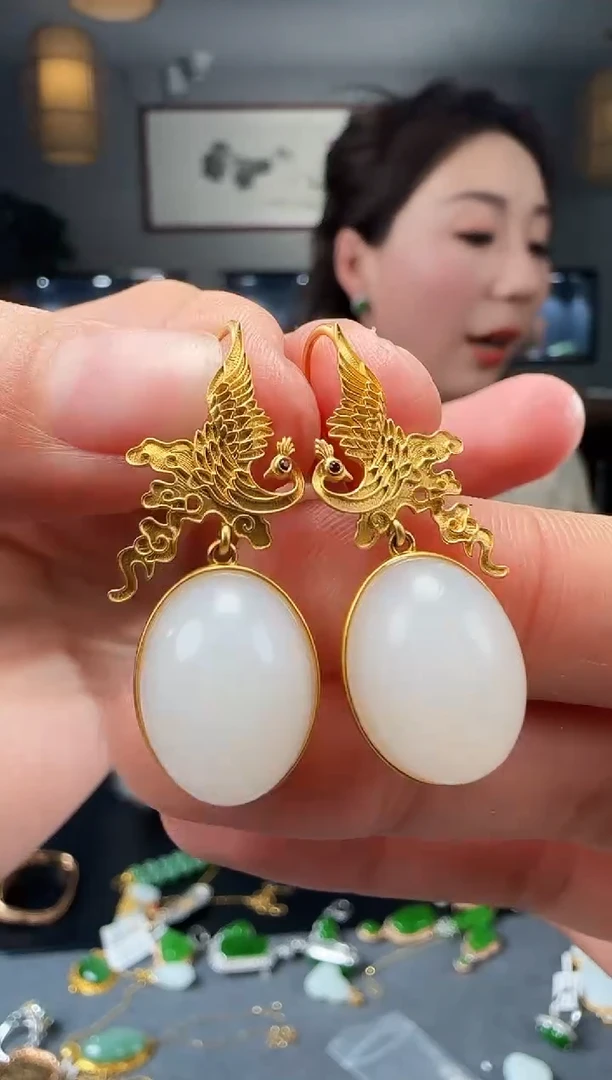 【闪购商品】和田玉耳钉18K金镶嵌1