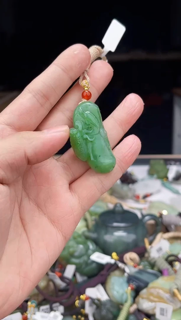 颈饰未镶嵌和田玉1