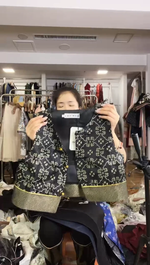 马甲   XL    120斤