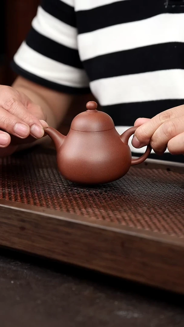 茶壶紫砂底槽清梨形+矿标证书