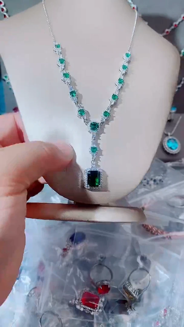 未镶嵌颈饰祖母绿祖母绿套链