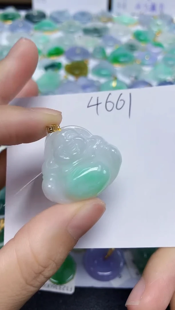 翡翠18K金镶嵌颈饰天然缅甸翡翠A货