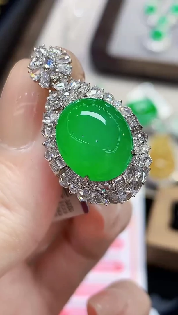 吊坠(不含链)18K金镶嵌翡翠YS