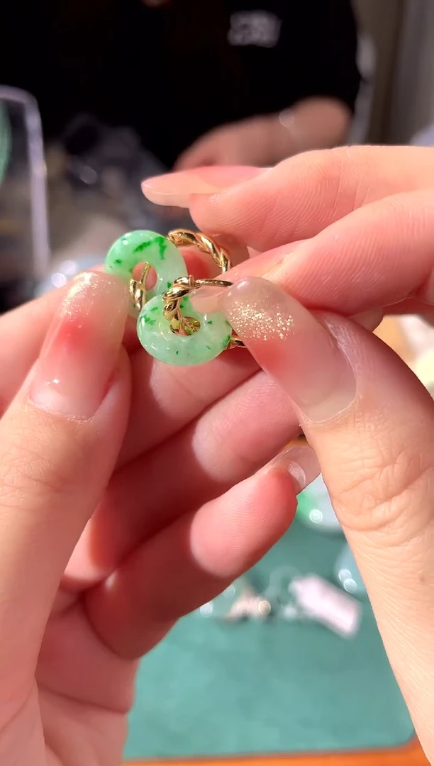 翡翠未镶嵌颈饰耳饰