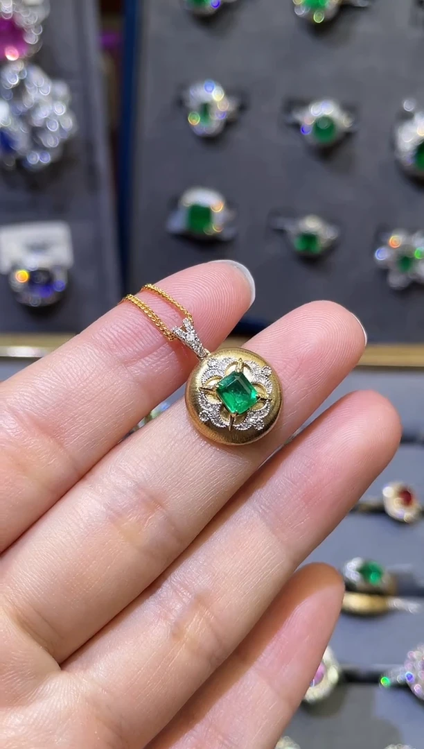 【闪购商品】祖母绿吊坠(不含链)18K金镶嵌0.45ct