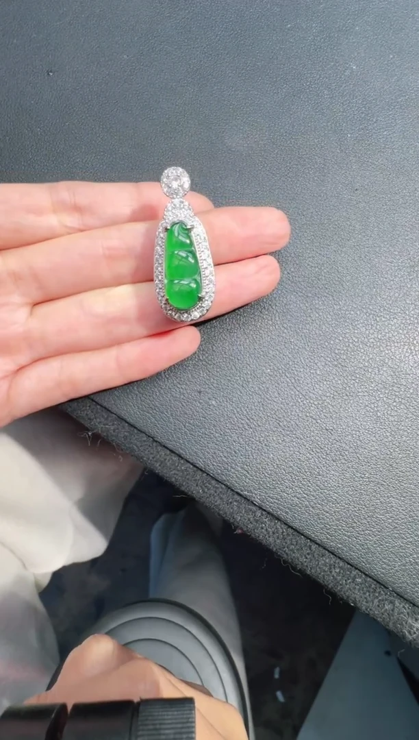 未镶嵌定制翡翠A货有轻微色差属于正常现象，豆子1