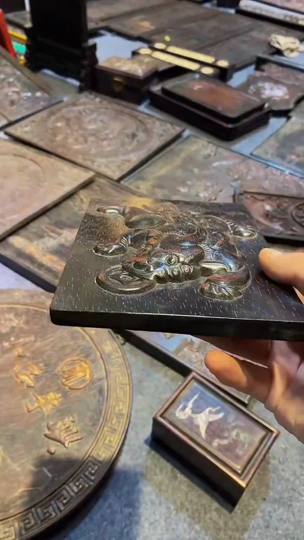 木紫檀雕刻一物一拍