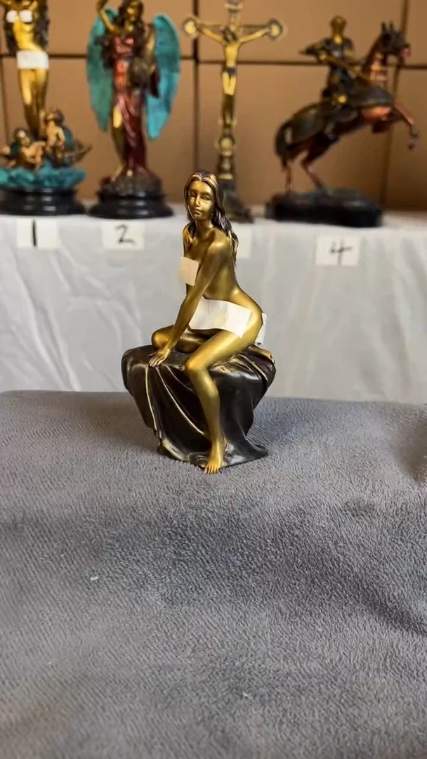 精铜材质精美雕塑