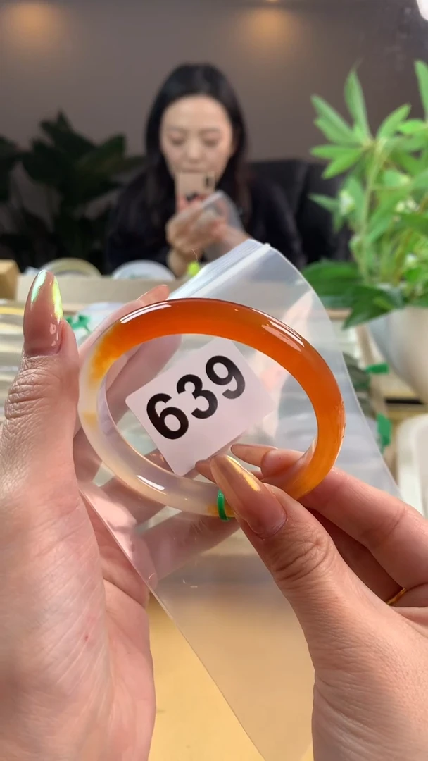 【闪购商品】玛瑙/玉髓手镯未镶嵌639