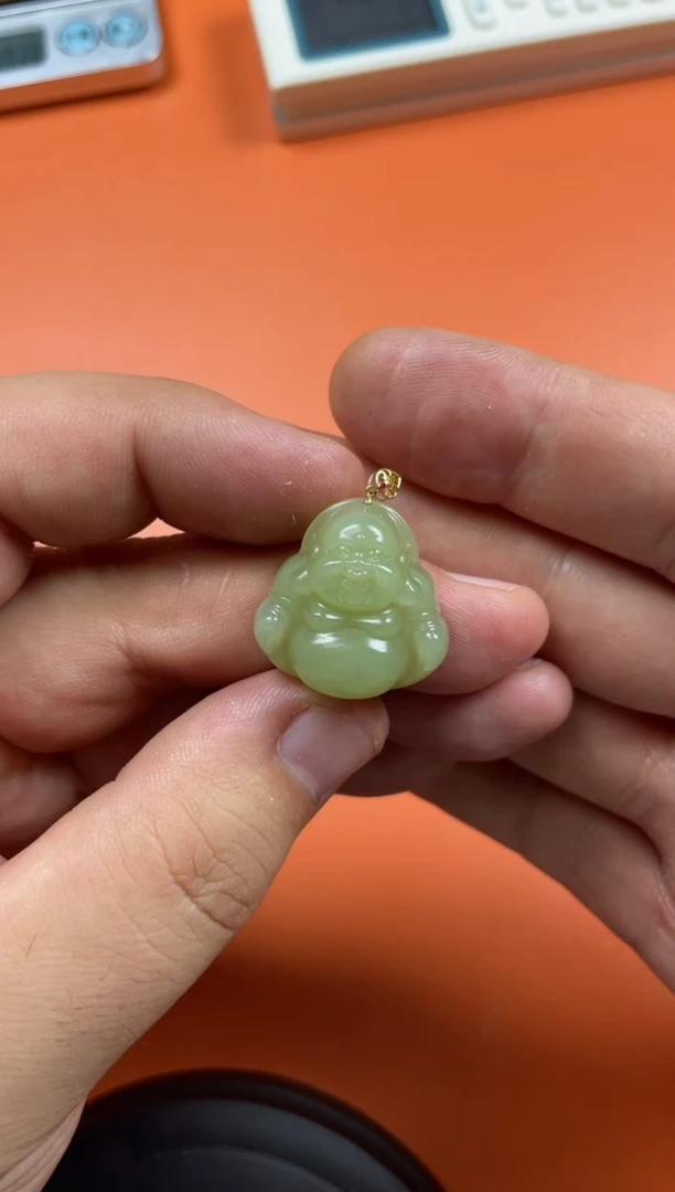 和田玉18K金镶嵌颈饰1