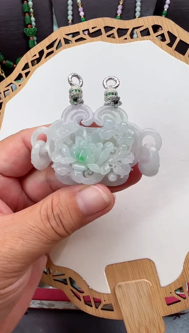 颈饰未镶嵌翡翠吊坠
