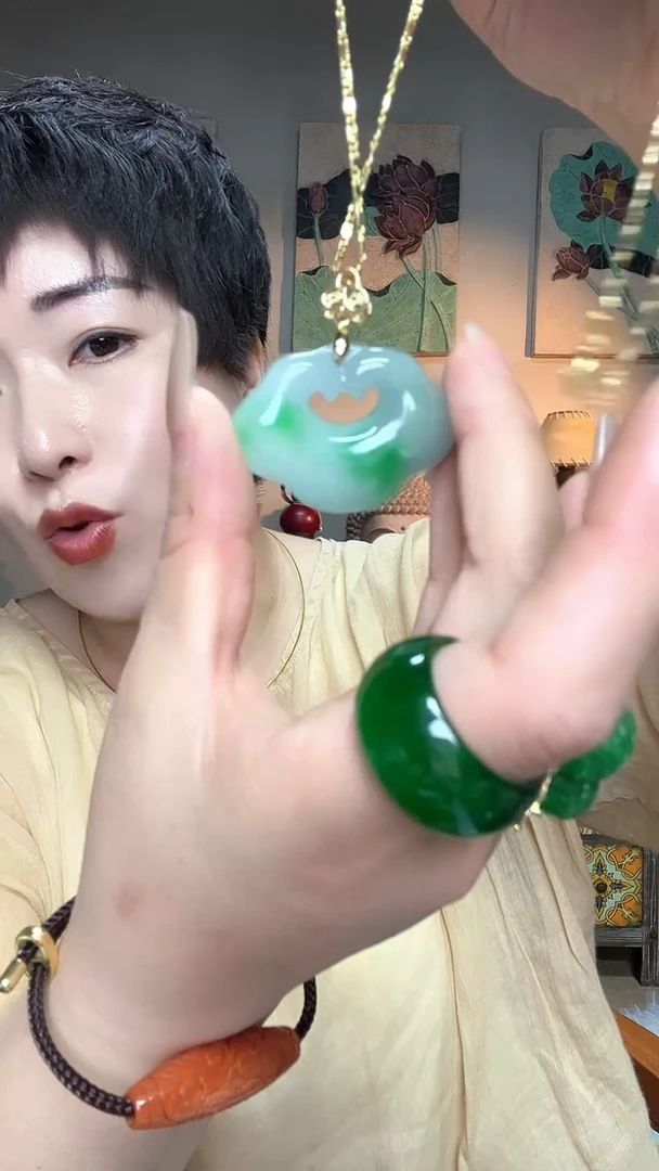 吊坠(赠链)未镶嵌翡翠753