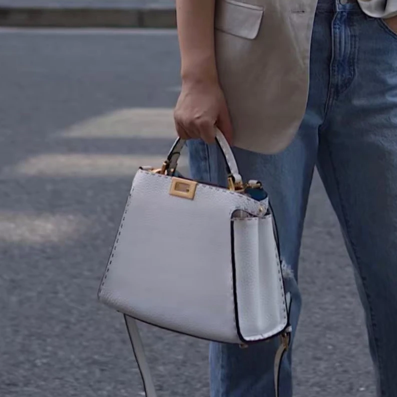 95新 FENDI/芬迪 胖虎安安/芬迪/95新/公价0/箱包/两用包/0160111