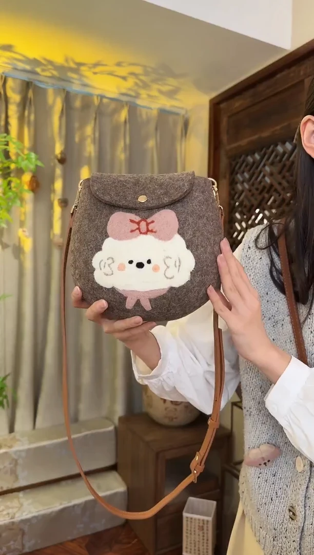 羊毛非遗纯手工包  蛋蛋包比熊