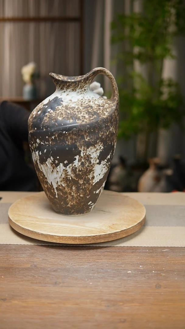 【闪购商品】陶瓷花器诧寂黑奶壶