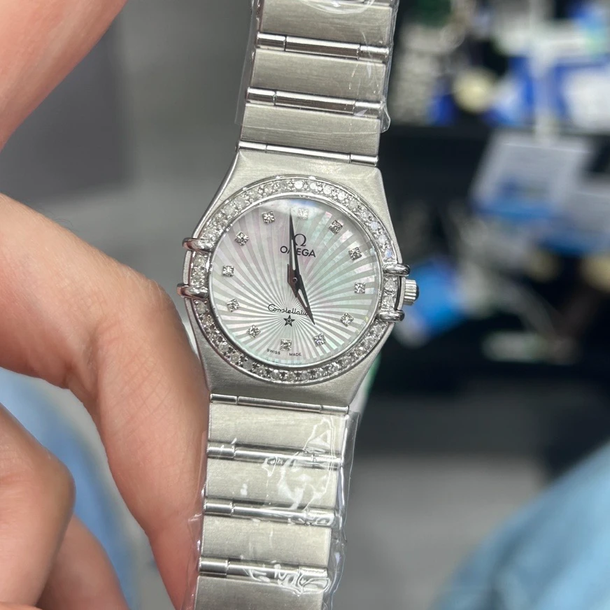 99新 Omega/欧米茄  星座石英腕表25mm后钻/公价85999/w10455