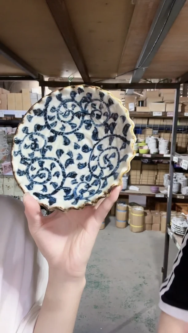 陶瓷唐草花瓣盘16.5cm一只