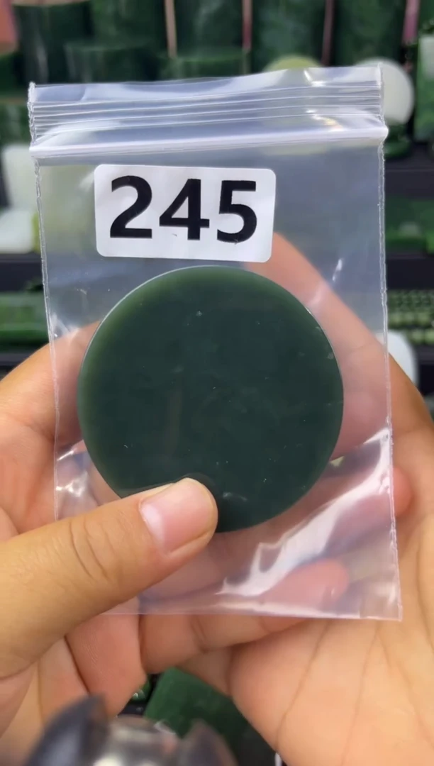 未镶嵌和田玉珠宝半成品镯芯