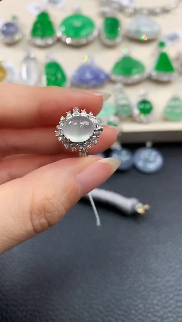 【闪购商品】翡翠戒指18K金镶嵌B107   