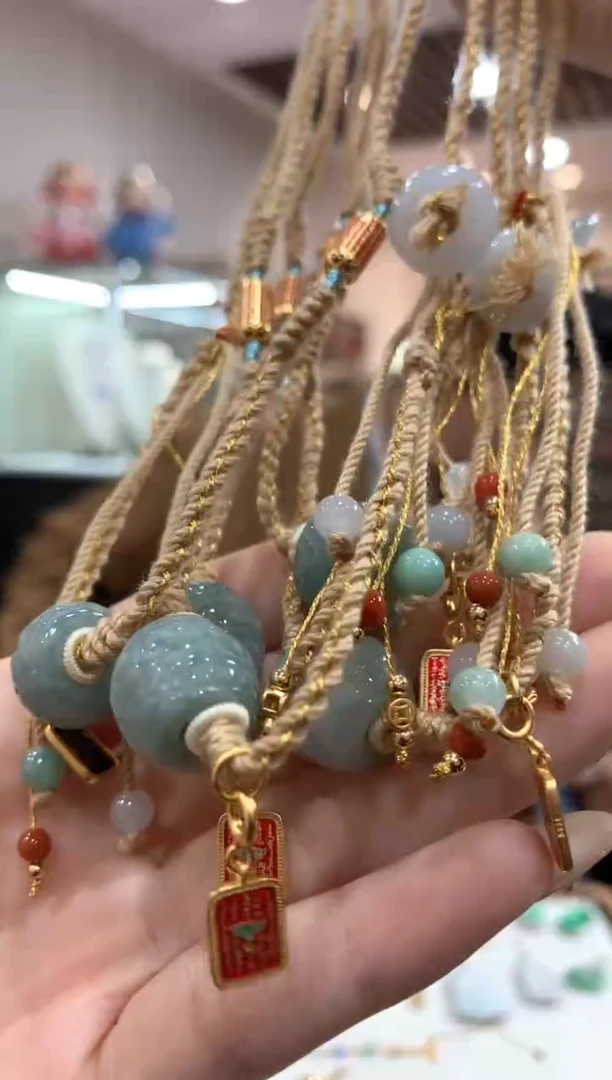 【闪购商品】翡翠吊坠(不含链)未镶嵌路路通多样性发货1件