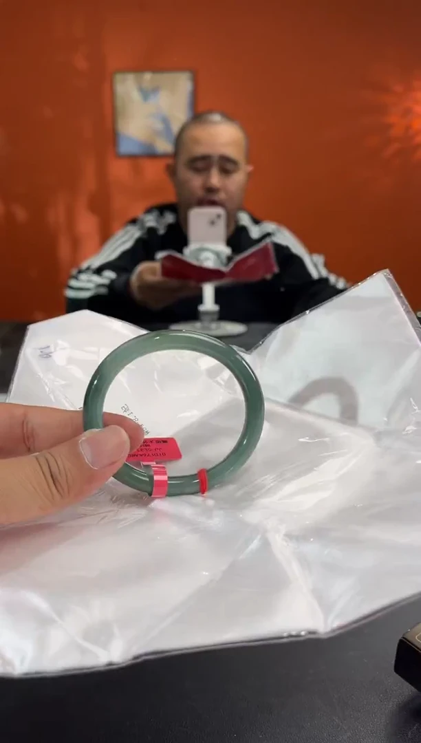 未镶嵌手镯翡翠24 52