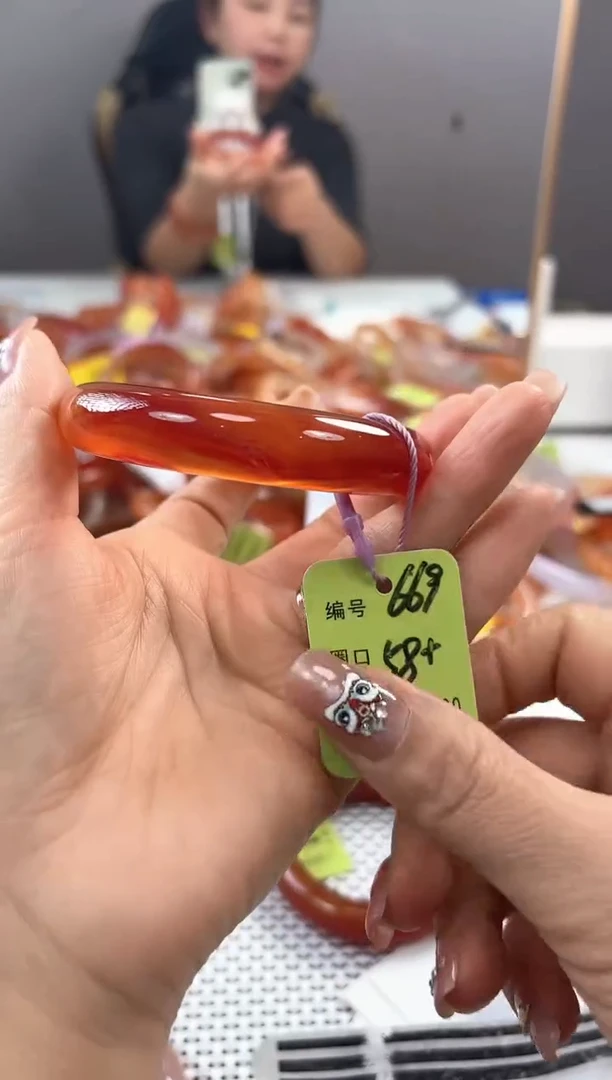 手镯玛瑙/玉髓未镶嵌z****林669