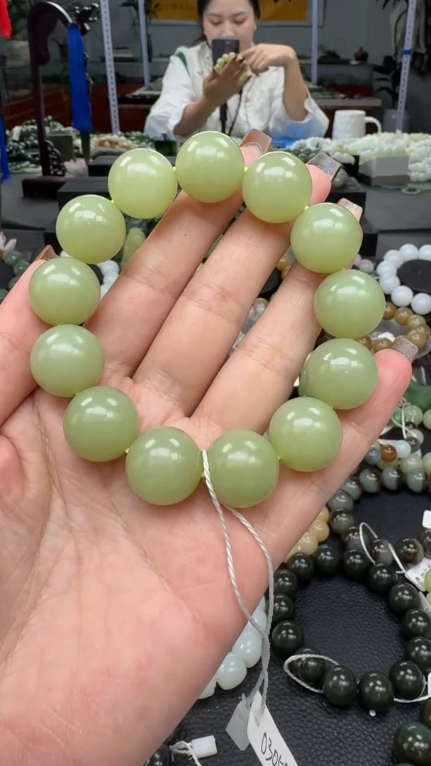 未镶嵌手链和田玉新疆葡萄肉卡17