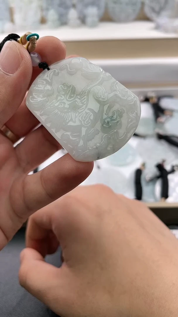 翡翠未镶嵌颈饰..../7/17/ 312