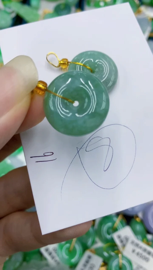 翡翠未镶嵌颈饰11111111111多样性发其一