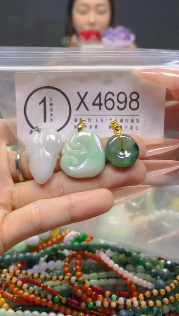 颈饰未镶嵌翡翠/X/翡翠A货，一件也是批发价