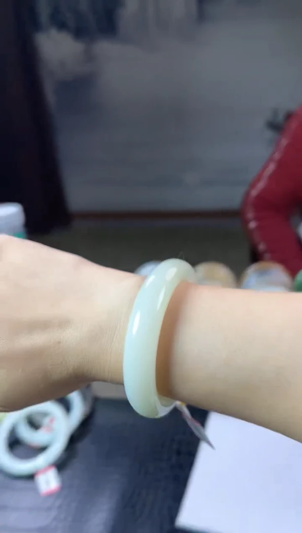 未镶嵌手镯和田玉53圈口9748