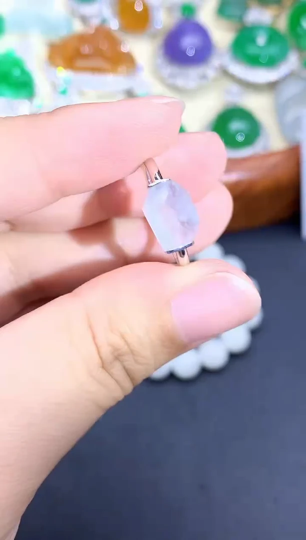 颈饰18K金镶嵌翡翠深**潮381-中国好珍宝