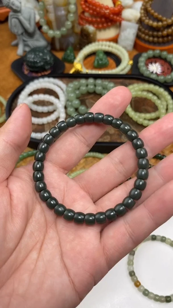 颈饰未镶嵌和田玉手串