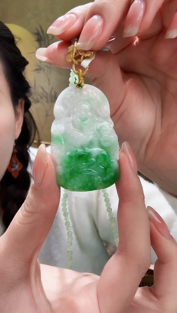 颈饰未镶嵌翡翠吊坠